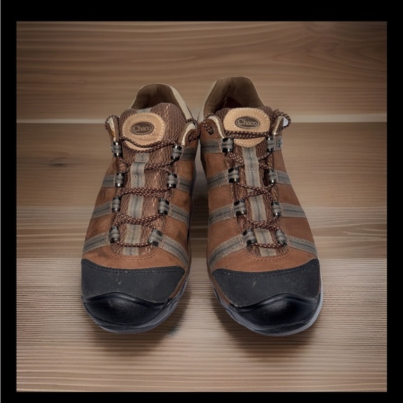 Chaco Women’s Brown and Tan Canyonland Low Event Hiking Shoes - Picture 2 of 6